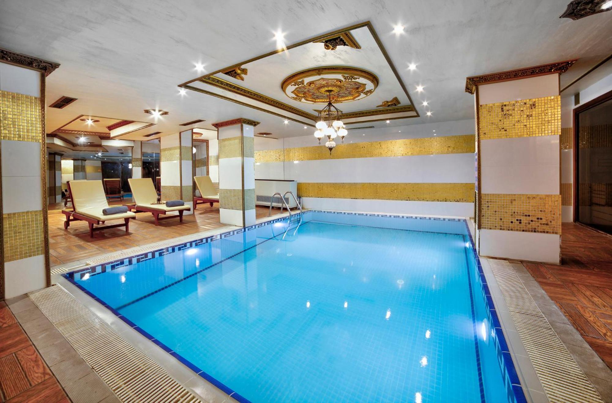 Great Fortune Hotel & Spa Istanbul Exterior photo Indoor pool